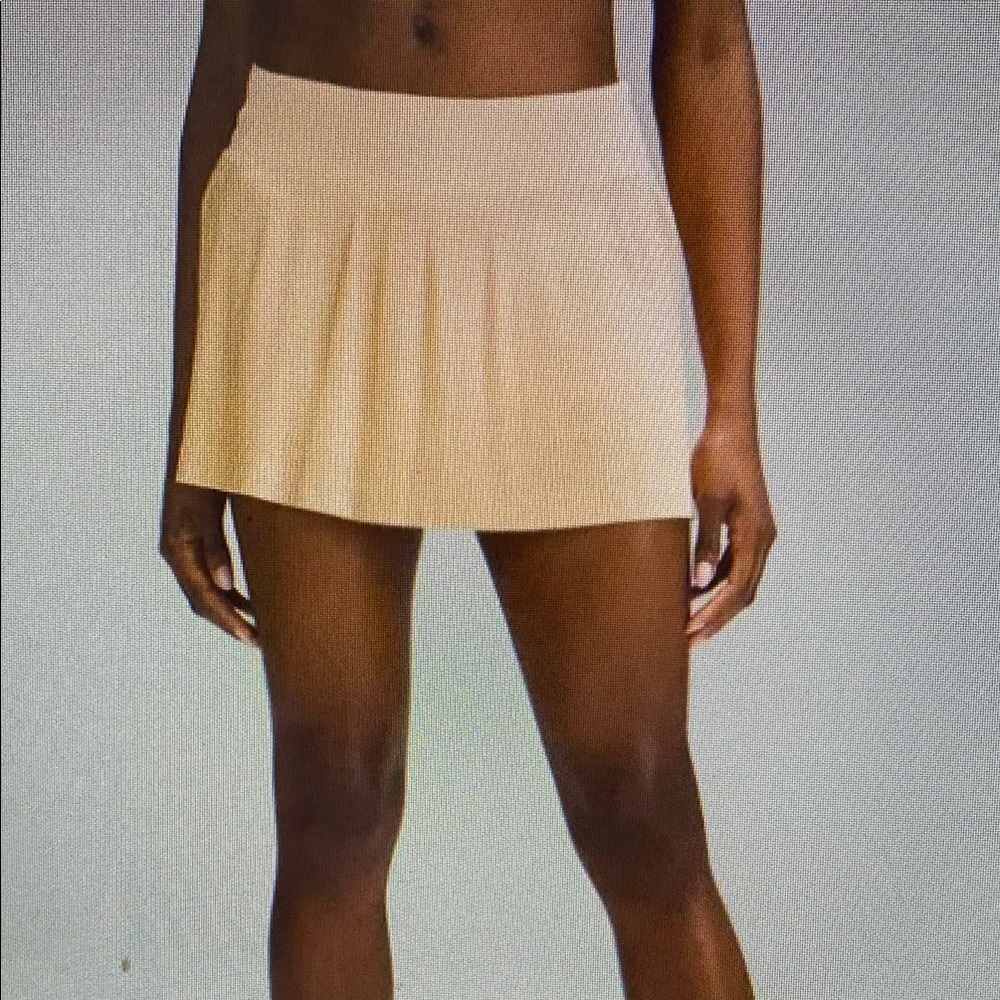 Lululemon Pleat to Street Skirt (Summer Glow / peach, Size 4) Style # W8AANS